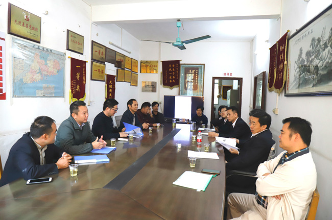 扶貧助貧| 廣電計量黨委書記黃敦鵬一行赴英德市對口幫扶村開展精準(zhǔn)扶貧工作